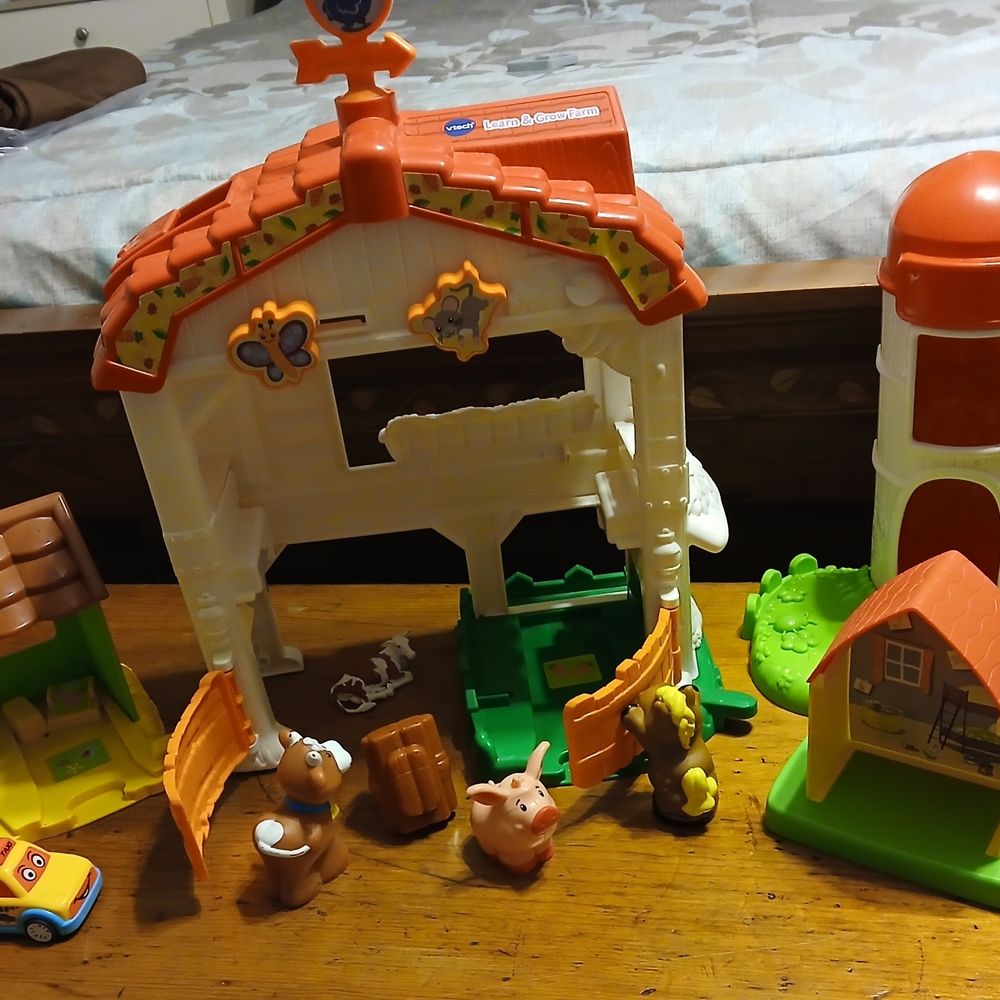 Colorful Farm Playset with Barn and Animals